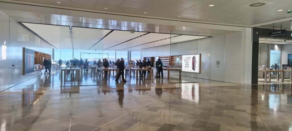 Apple Store aux Terrasses du Port à Marseille
